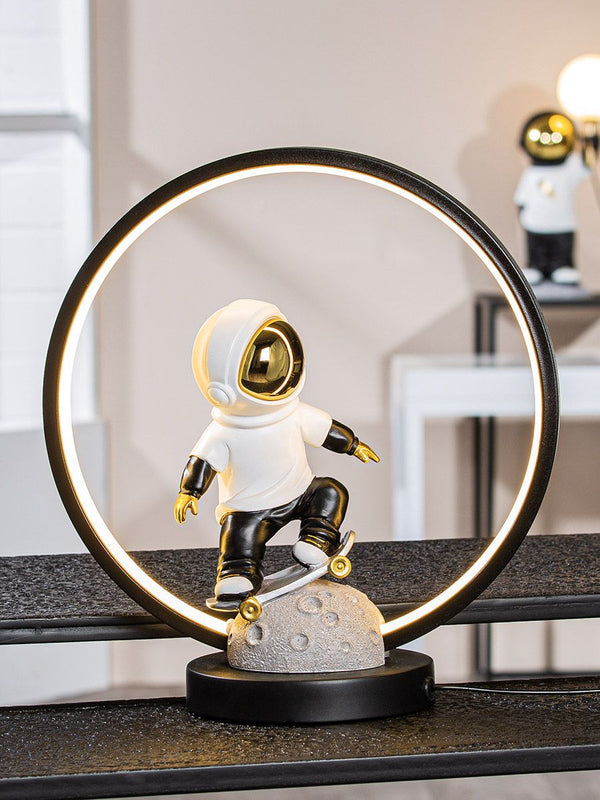 LED Leuchte/Figur Astronaut "Apollo" goldfarben